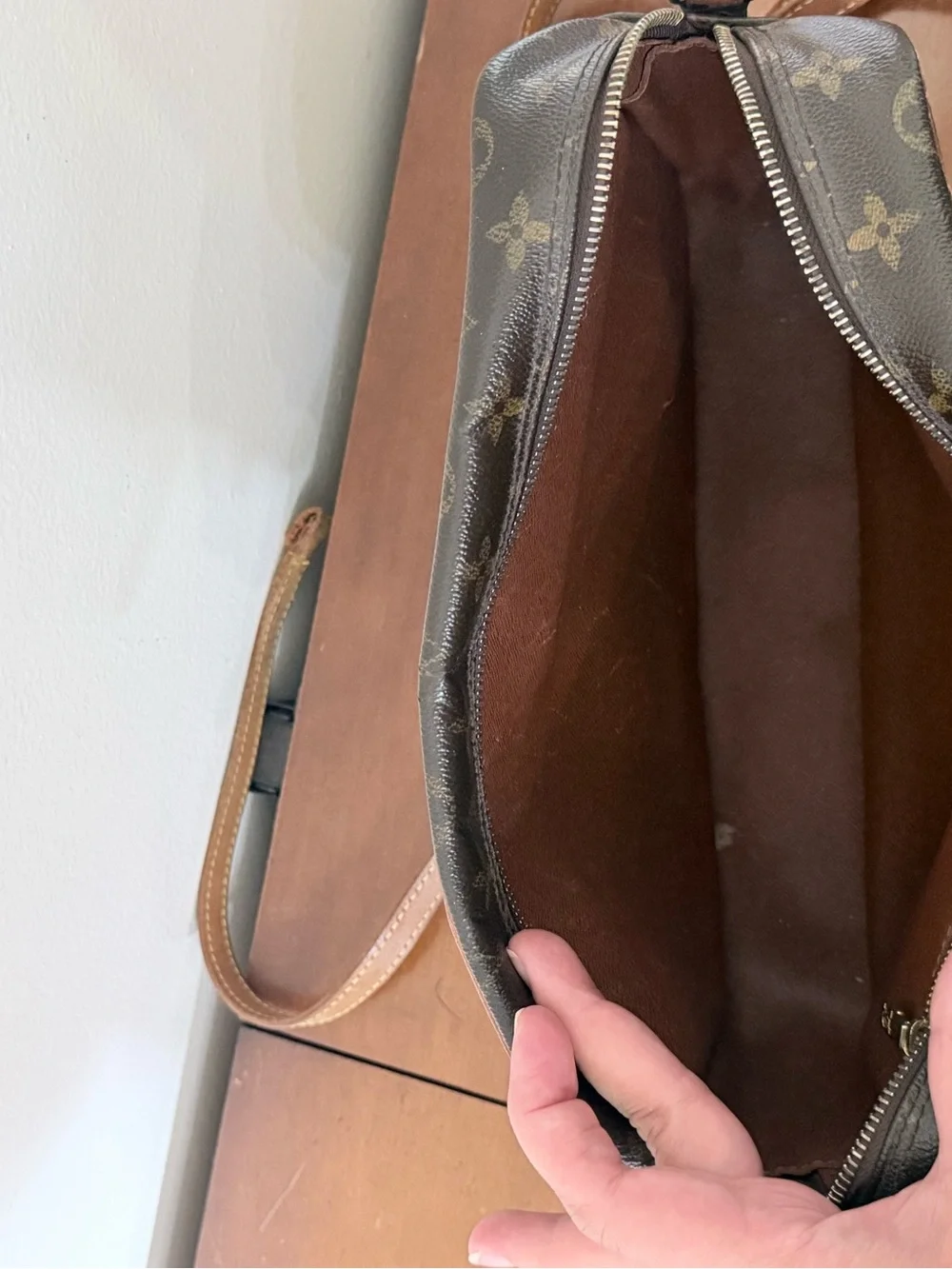 Vintage Authentic Louis Vuitton Monogram Trocadero 23 Canvas Leather Shoulder